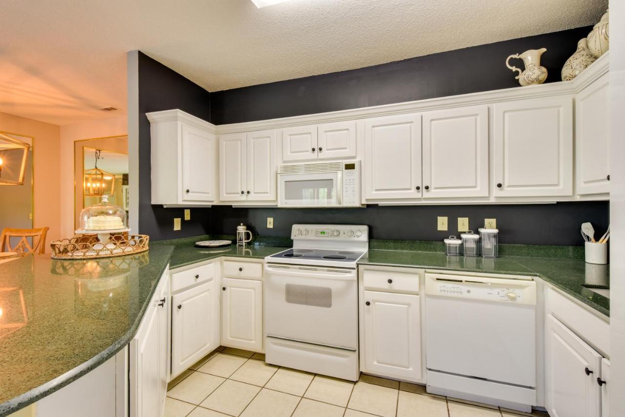 Kingwood With Golf Course Views! *