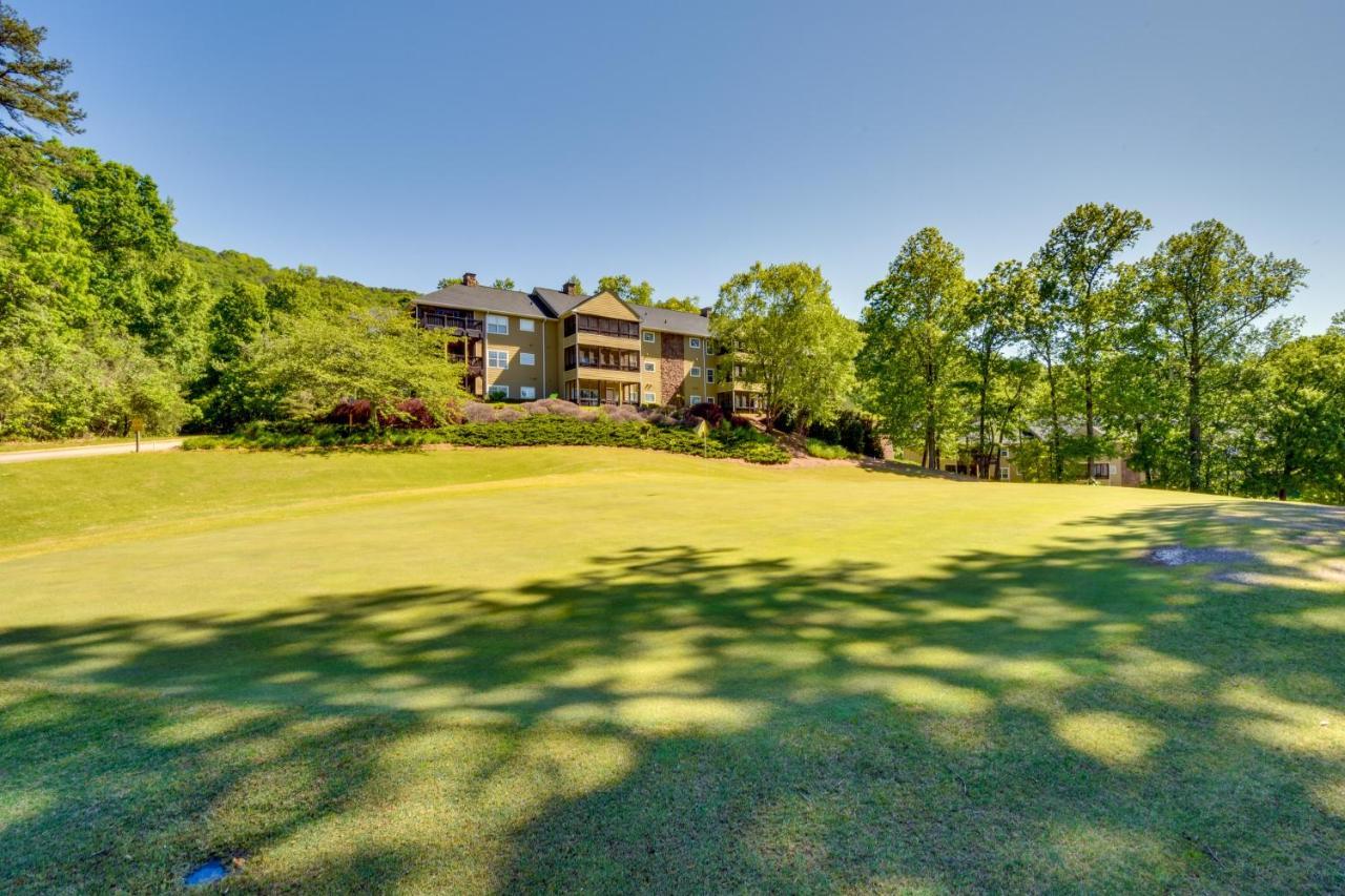Kingwood With Golf Course Views! Clayton